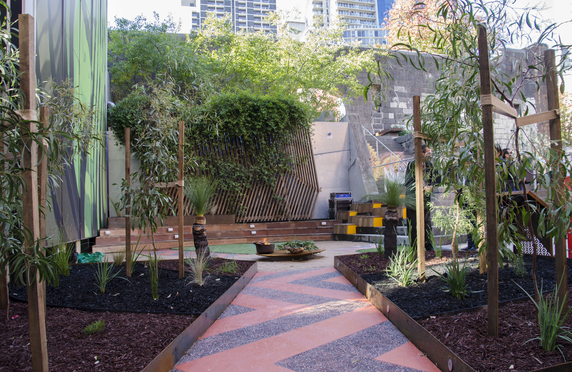 RMIT_Ngarara-Place-Indigenous-garden-copyright-Moorina-Bonini_slice_2000px